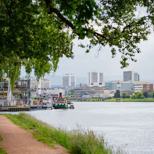 Vue sur la jonction des trois pays, le port rhénan de Bâle et Huningue ©Julien Kauffmann / Eurodistrict Trinational de Bâle
